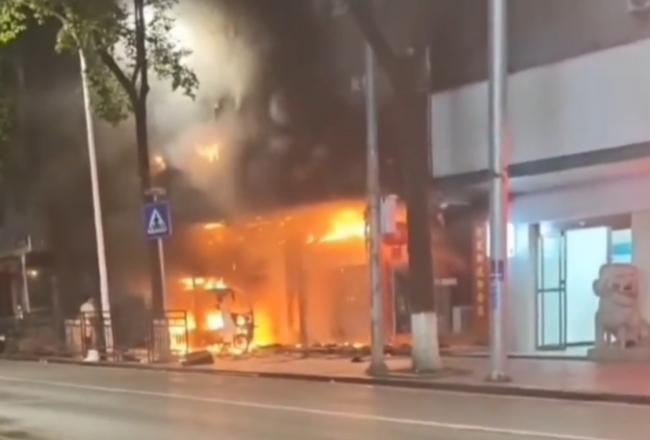 湖南商店火灾5死1伤 中国网友感叹不已