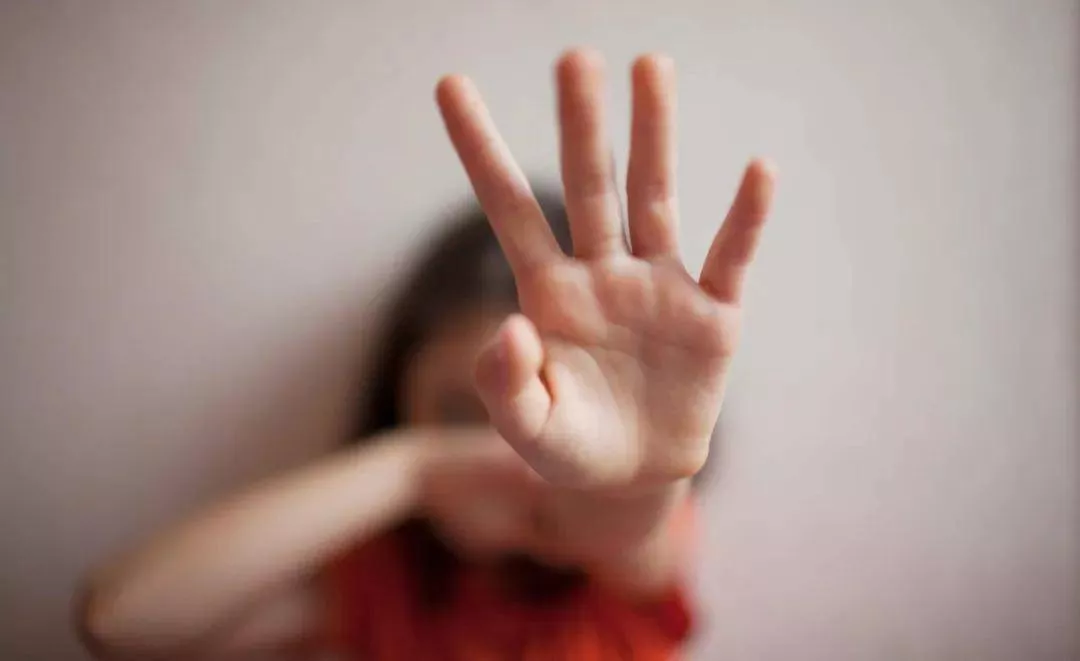 8岁女童遭六旬老人多次猥亵,患上创伤后应激障碍