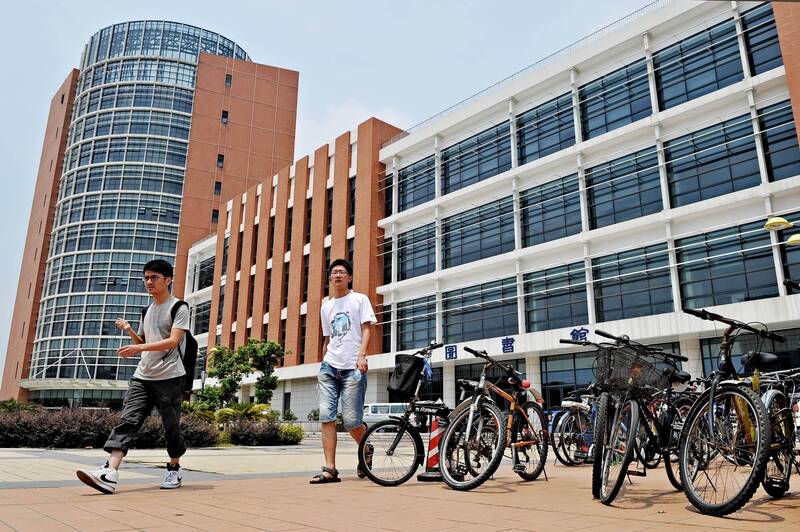 中国的诈骗集团锁定追求论文发表机会的学术界人士,捏造假的学术活动敛财。(法新社档案照) 中国的诈骗集团锁定追求论文发表机会的学术界人士,捏造假的学术活动敛财。(法新社档案照)