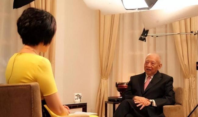 相爱相伴多年的妻子 是董建华最大的牵挂